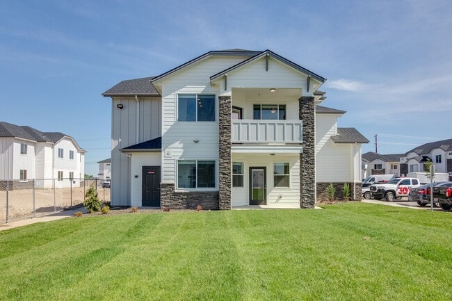 Building Photo - 2 Bedrooms Now Available