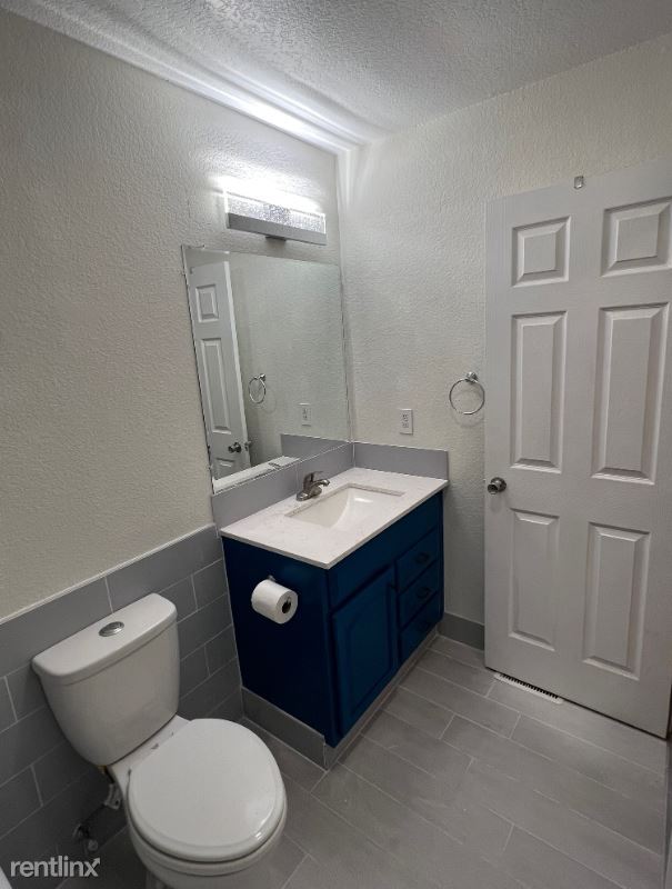 Foto del edificio - 4 Russian Jack Dr