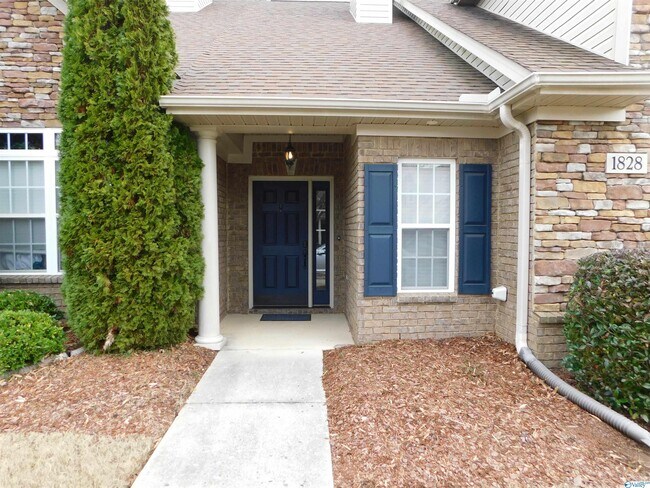 Foto del edificio - 1828 Rushing Wood Dr NW