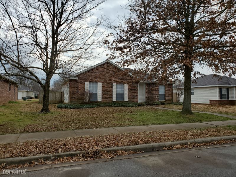 3 Br 2 Bath House 5655 W Chattel St House For Rent In Fayetteville Ar Apartments Com