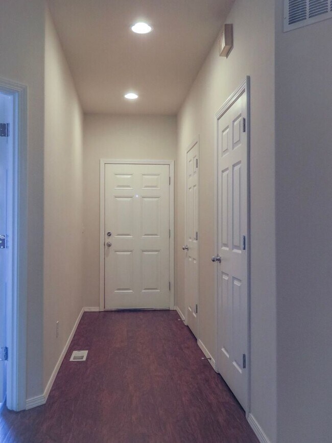 Foto del edificio - !!!! West Linn Townhome Available 3 Bedroo...