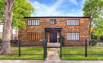 Building Photo - 2535 Shakespeare St