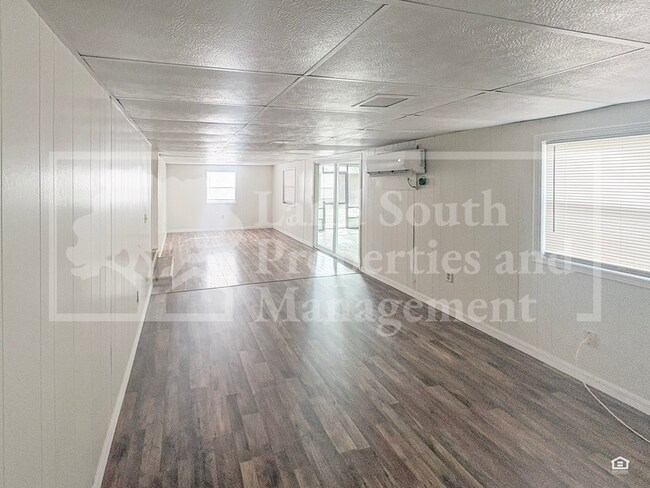 Building Photo - 1611 Slash Pine Rd