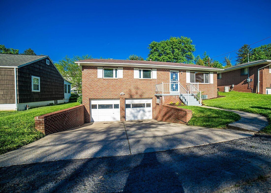 130 Hoffman Ave, WV 26505 House Rental in WV