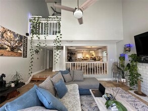 Building Photo - 4517 Groveland Ave