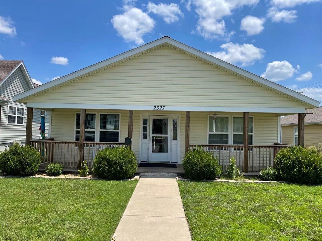 2327 Kentucky Ave, Joplin, MO 64804 House Rental in Joplin, MO