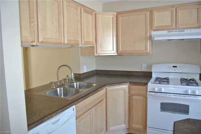 Foto del edificio - 3991 Lake Run Blvd