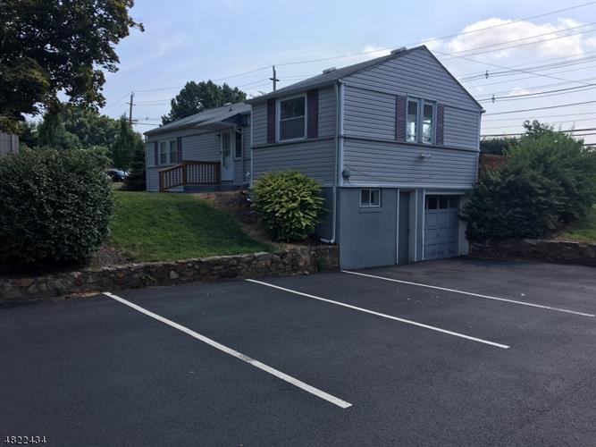 Foto principal - 26 Cokesbury Rd