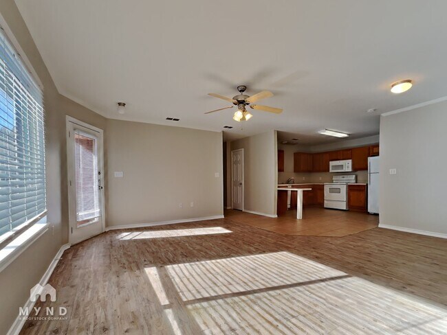 Foto del edificio - 311 N Chicago Ave