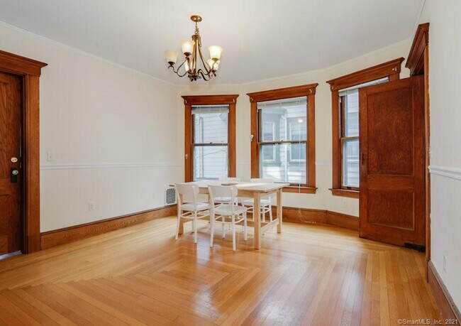 Building Photo - 114 Canner St