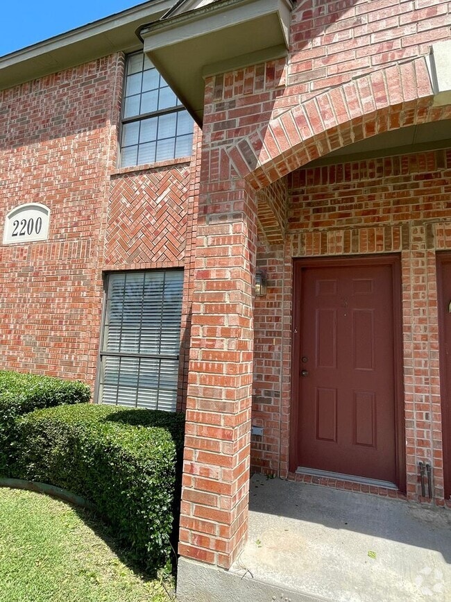 Building Photo - 2200 N Carroll Blvd