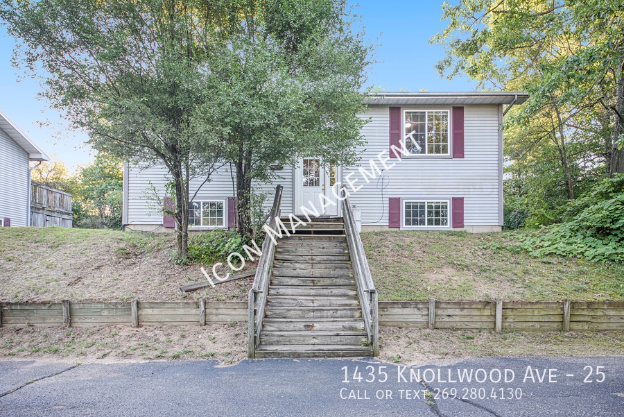Primary Photo - 1435 Knollwood Ave