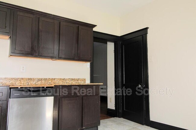 Foto del edificio - 3001 S Compton Ave