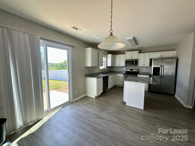 Foto del edificio - 2625 Cider Ridge Rd