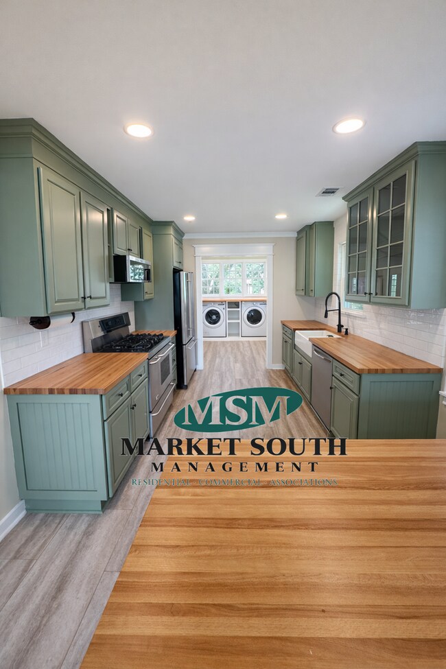 Foto del edificio - THUNDERBOLT COTTAGE!- AVAILABLE NOW!