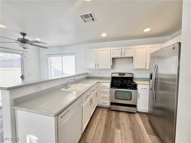 Building Photo - 10596 Corte Sierra St