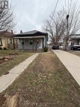 Building Photo - 571 Grey St