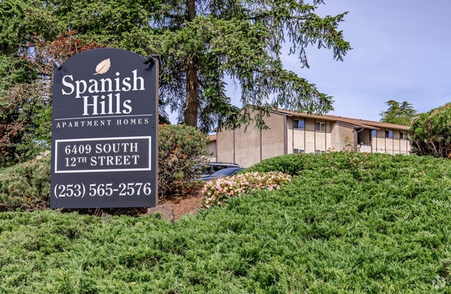 Building Photo - Spanish Hills