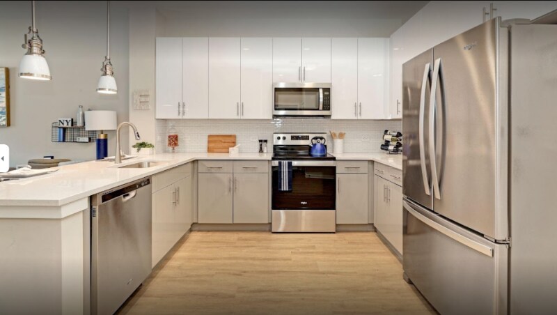 Primary Photo - 170 Avenue F