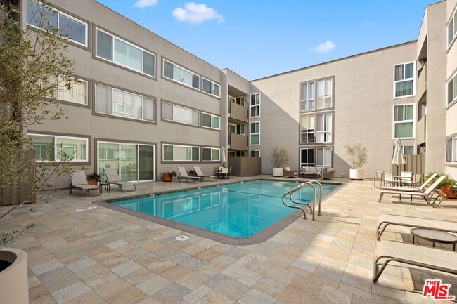 Foto del edificio - 1025 Kings Rd