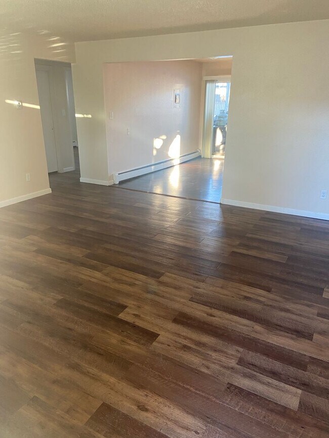 Foto del edificio - 1604 N Empire Ave