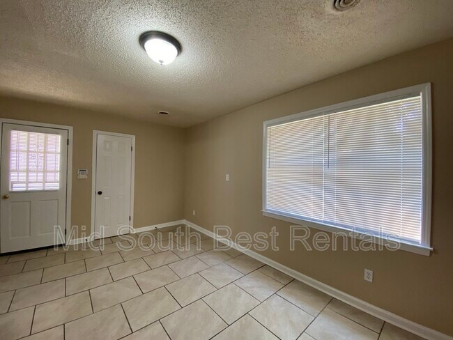 Foto del edificio - 741 Northaven Dr