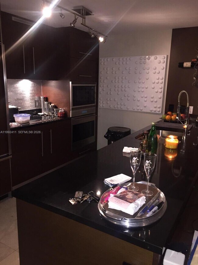 Foto del edificio - 465 Brickell Ave