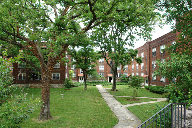 Foto del edificio - Sterling Court Apartments