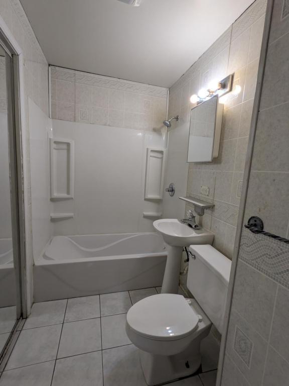 Foto del edificio - 1330 E Mulberry St