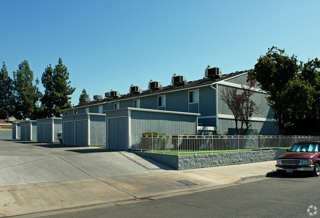 Foto principal - 1490 W Swift Ave