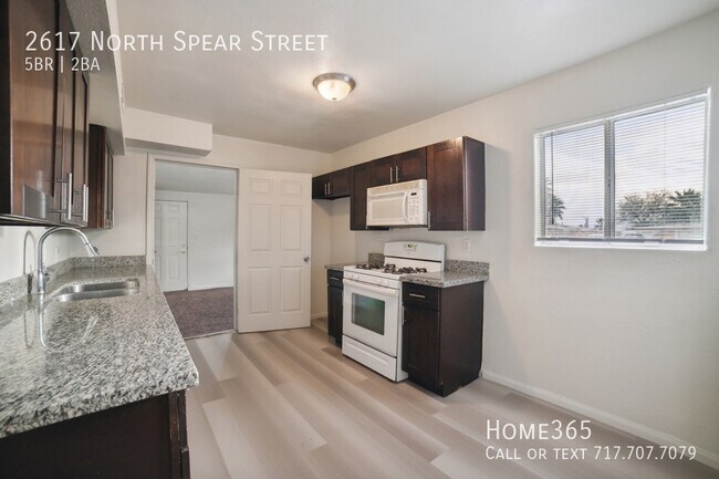 Building Photo - Stunning 5-bedroom home in Las Vegas! AVAI...