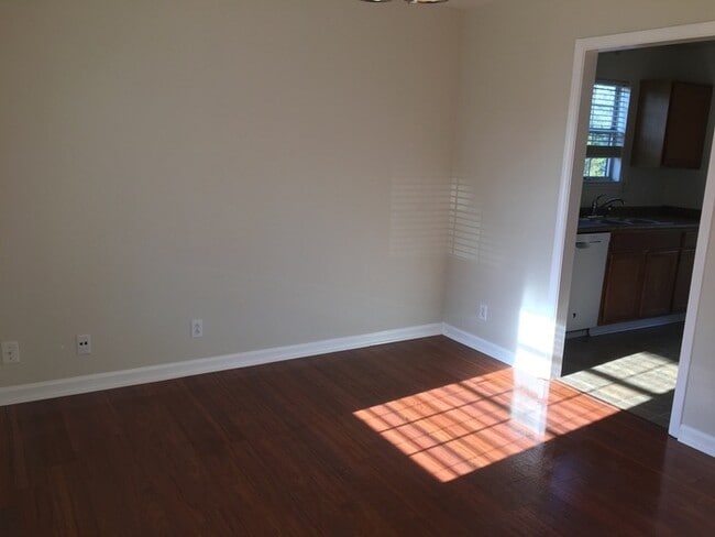 Foto del edificio - 4 Bedroom 2 bath home off Bell Rd Available !