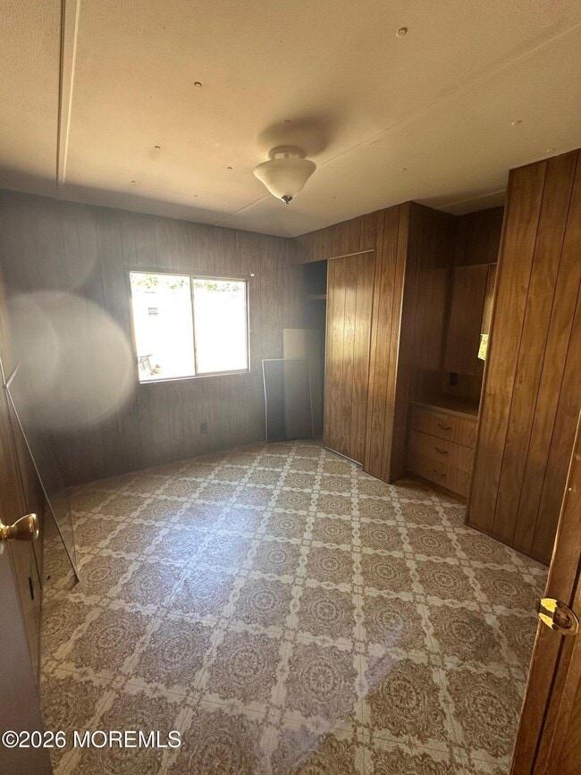 Foto del edificio - 20 Maplewood Dr