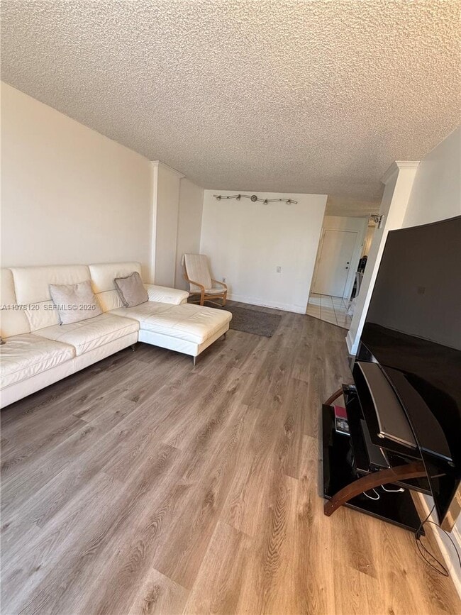 Foto del edificio - 16851 NE 23rd Ave