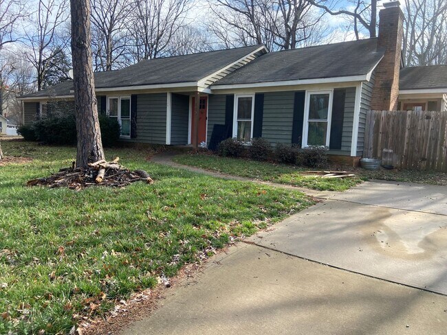 Foto del edificio - Lovely Two Bedroom in Charlotte!