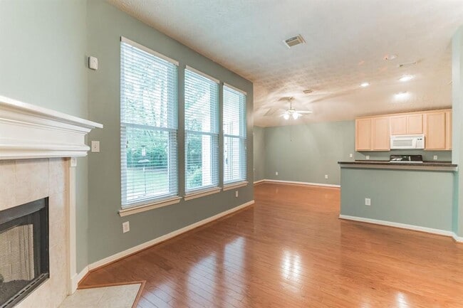 Building Photo - 519 Mesquite Dr