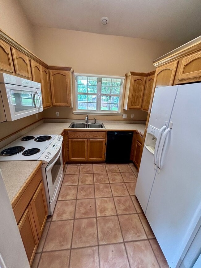 Building Photo - Freyaldenhoven Properties