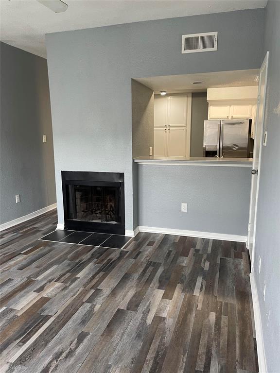 Building Photo - 8705 Victorian Village Dr