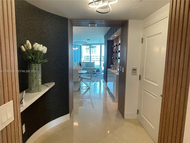 Building Photo - 3101 S Ocean Dr