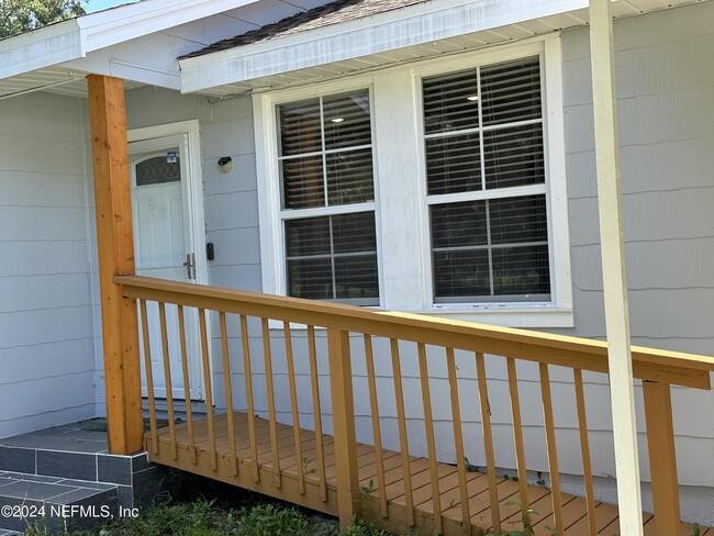 Building Photo - 6660 Oriole Ave