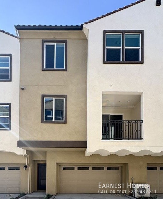 Building Photo - 2410 E Agave St