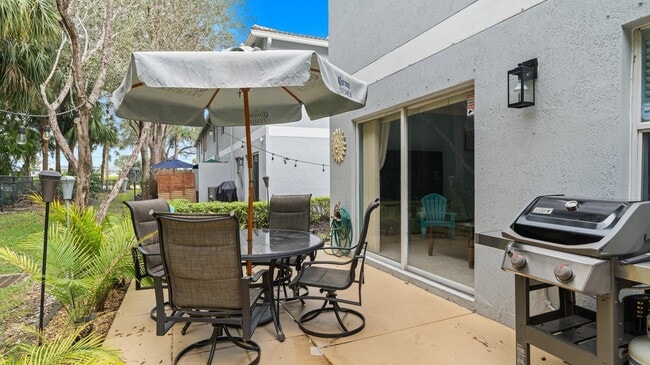 Building Photo - 16242 Sierra Palms Dr