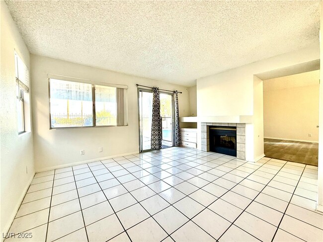 Foto del edificio - 1663 Duarte Dr