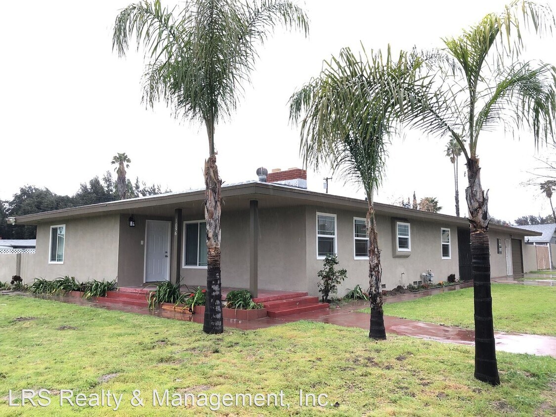 Primary Photo - 3 br, 1 bath House - 1096 E Lynwood Dr