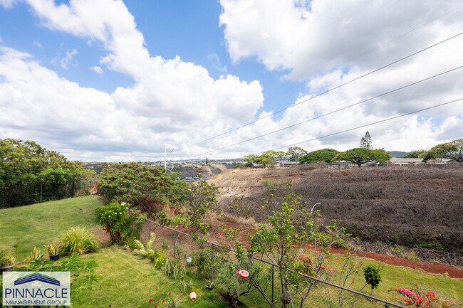 Foto del edificio - 98-640-640 Moanalua Loop