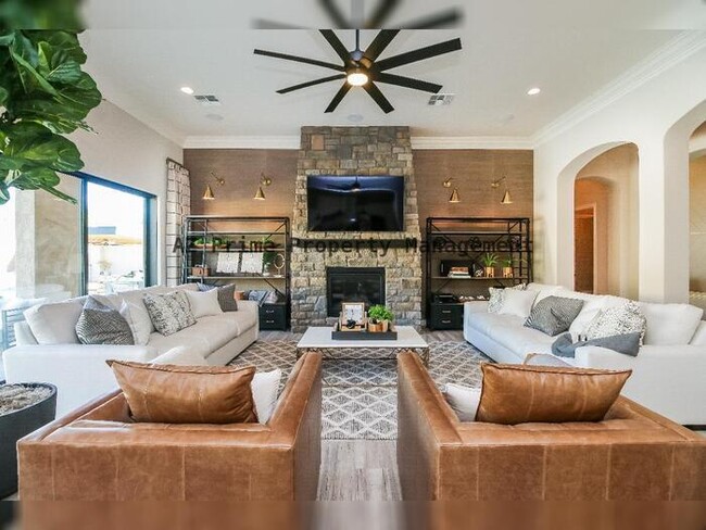 Building Photo - 8930 E ROSEDALE CIR, MESA AZ