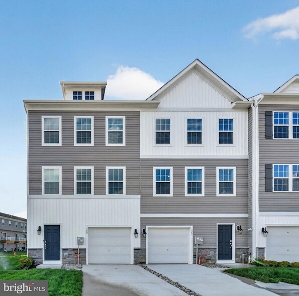 Photo - 120 Essex Drive Unit Townhome