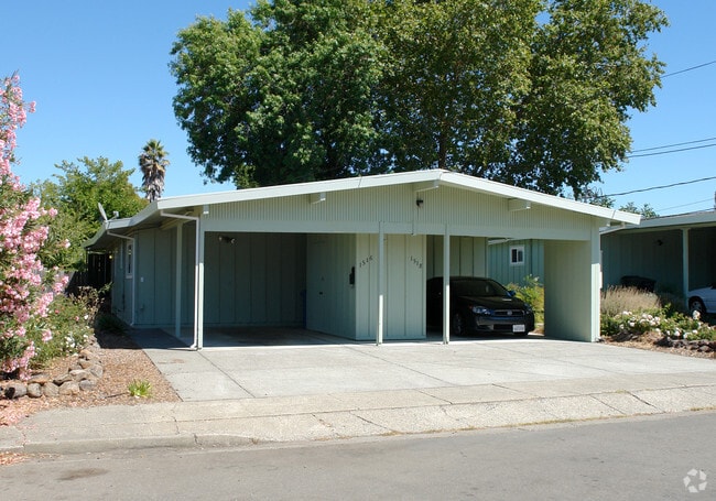 Building Photo - 1516 Camden Ct