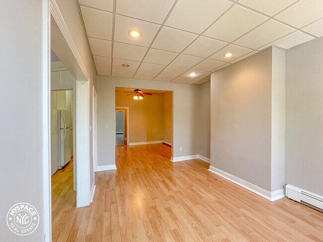 Building Photo - 20-21 Greene Ave