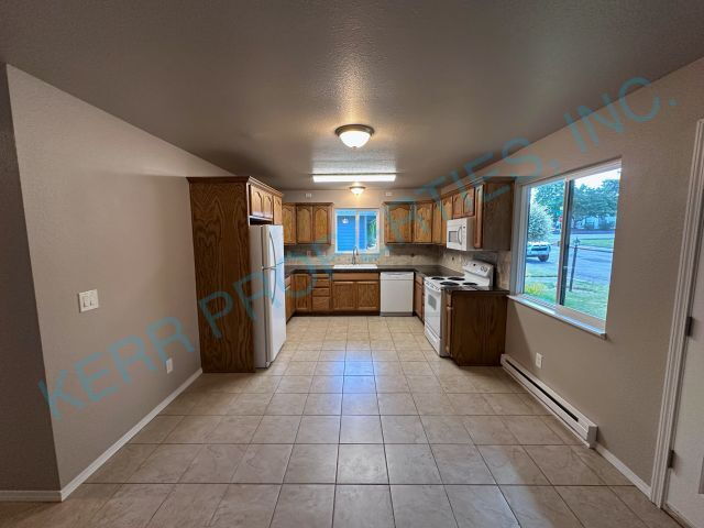 Foto del edificio - Charming 2-Bedroom Condo Oasis in Gresham ...